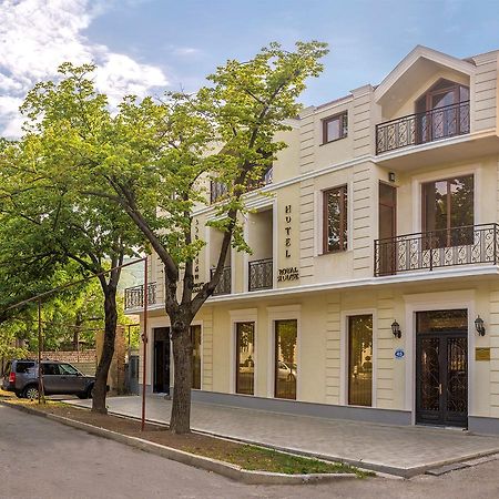 Royal House Hotel Gori Ngoại thất bức ảnh
