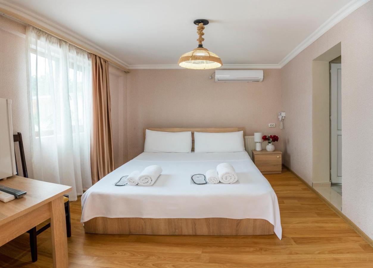 Royal House Hotel Gori Ngoại thất bức ảnh