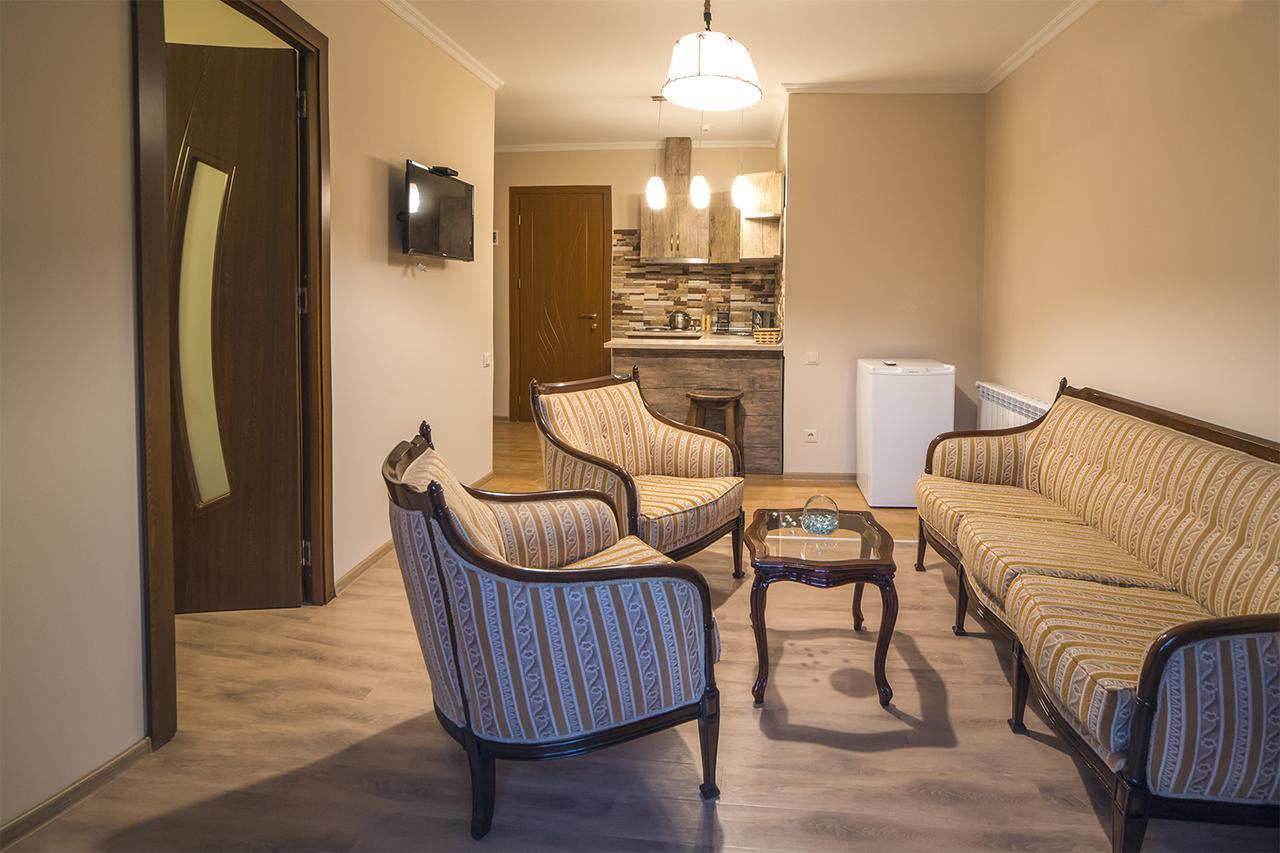 Royal House Hotel Gori Ngoại thất bức ảnh