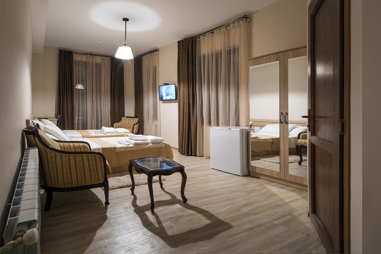 Royal House Hotel Gori Ngoại thất bức ảnh