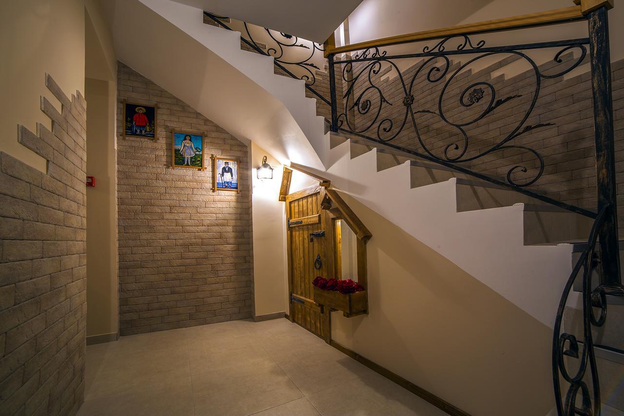 Royal House Hotel Gori Ngoại thất bức ảnh