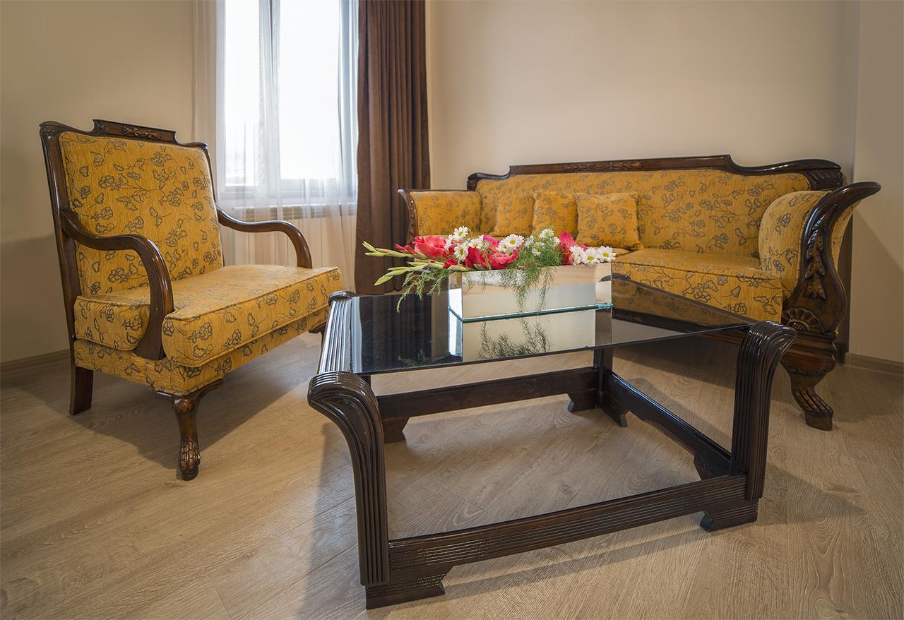 Royal House Hotel Gori Ngoại thất bức ảnh