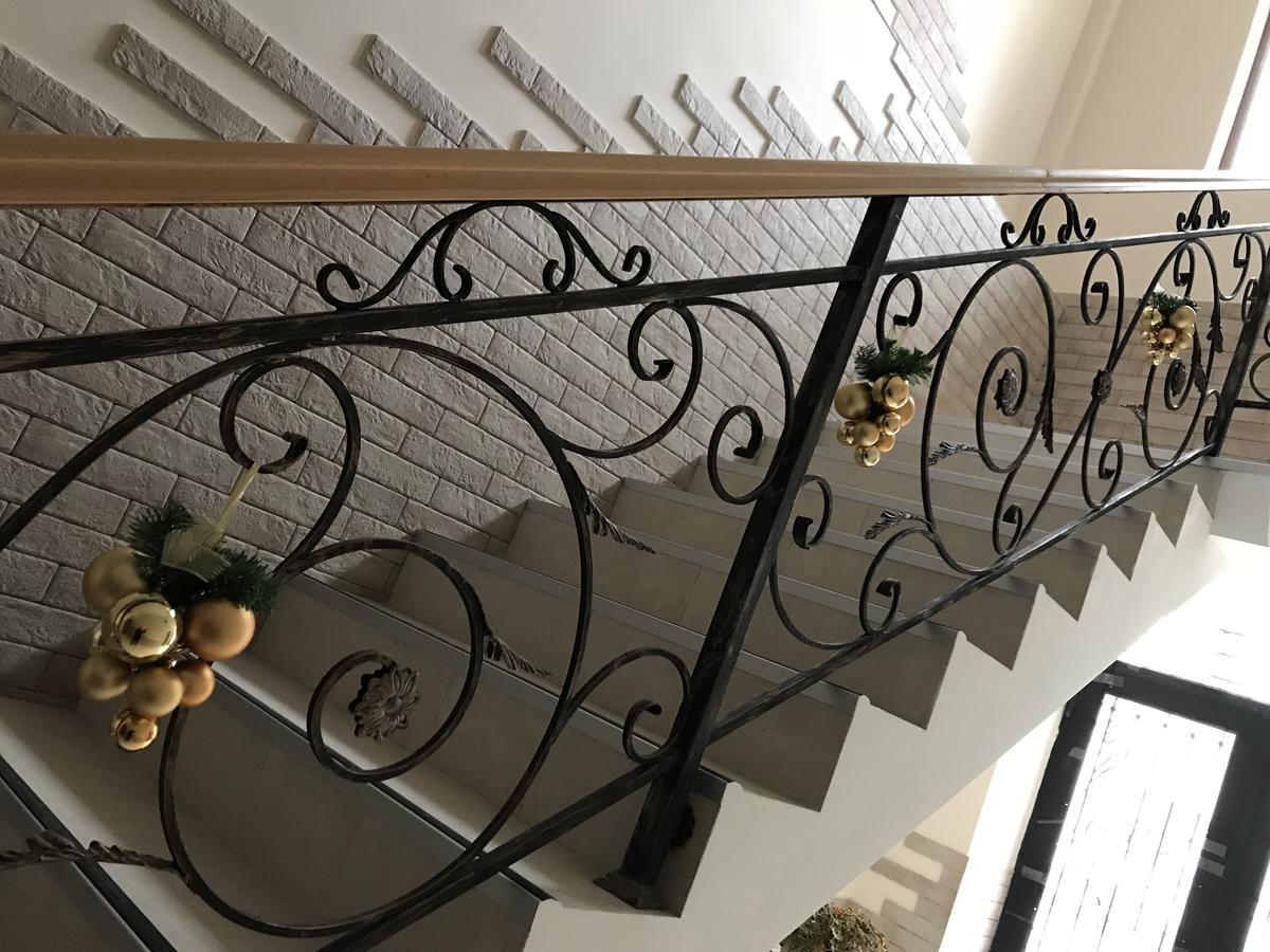 Royal House Hotel Gori Ngoại thất bức ảnh